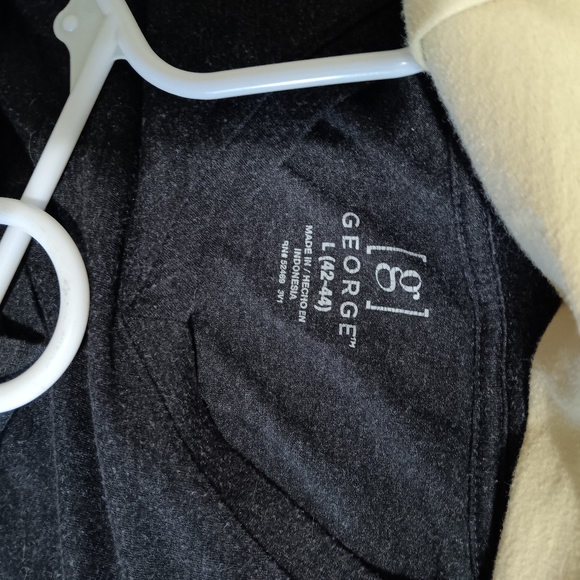 lot of 4 large t-shirts (2 graphic) - Picture 5 of 7